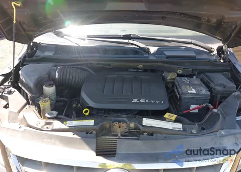 2011 Volkswagen Routan Se z USA, uszkodzony, nr VIN 2V4RW3DG0BR695240